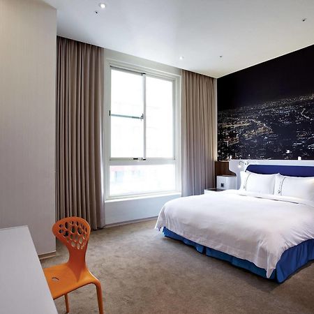 Airline Inn Green Park Way Taichung Extérieur photo